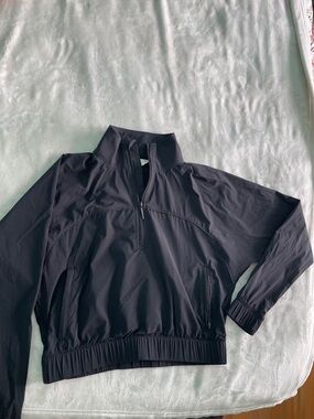 Black Quarter-Zip Pullover Hoodie - Women. Dry fast / semi crop